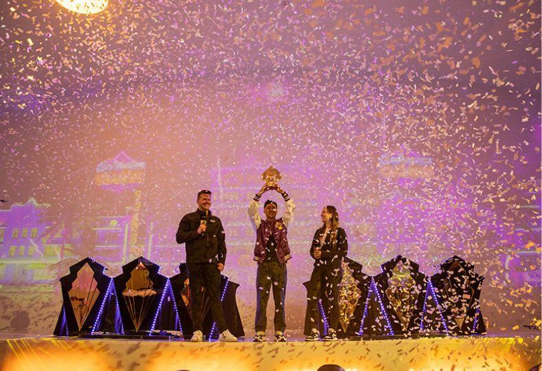 Star Magazine Spotlights the World’s Fastest Solitaire Champion